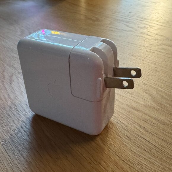 Apple Power Supplies: iPod USB Power Adapter, Model A1102, OEM, Circa 2005 - Picture 10 of 12